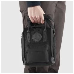 Fjällräven - Kånken No. 2 Black Sling 2,5 - Sac à bandoulière 10 Fjällräven - Kånken No. 2 Black Sling 2,5 - Sac à bandoulière -sacoches Soldes fjaellraeven kaanken no 2 black sling 25 sac a bandouliere detail 3